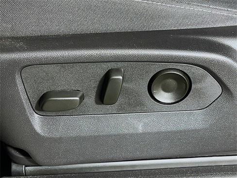 Used 2025 Chevrolet Silverado 1500 LT image 11