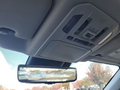 Certified 2022 Toyota Highlander Platinum image 23