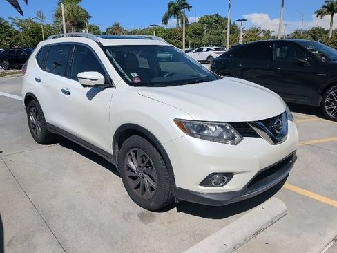 Used 2016 Nissan Rogue SL w/ SL Premium Package FWD image 2
