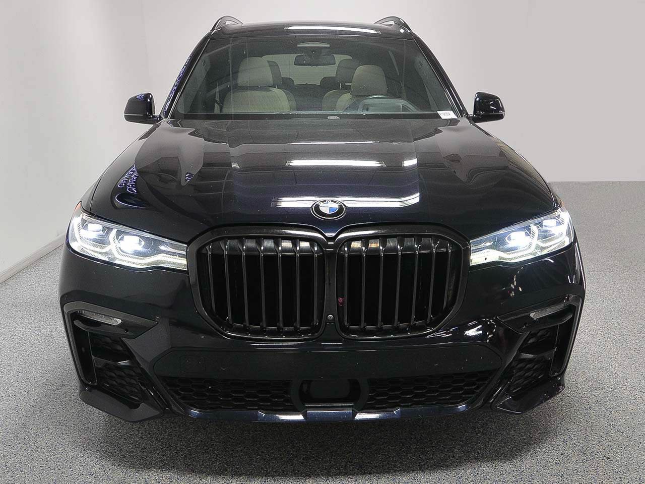 Used 2021 BMW X7 xDrive40i w/ M Sport Package AWD/4WD image 2