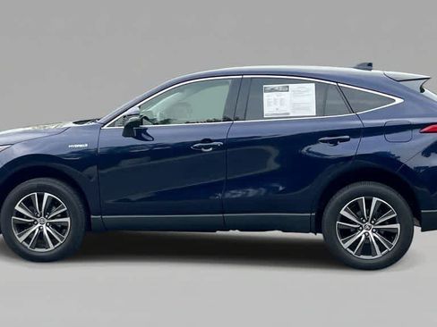 Used 2021 Toyota Venza LE AWD/4WD image 5