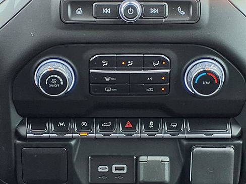 Used 2025 Chevrolet Silverado 1500 Custom image 15