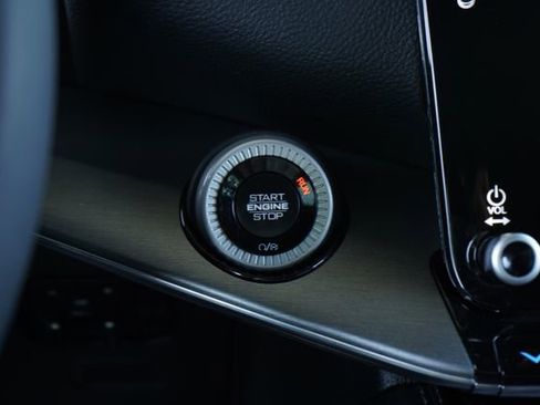 Used 2024 Jeep Wagoneer Series II w/ Convenience Group I image 25