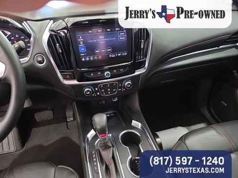 Used 2023 Chevrolet Traverse RS FWD image 9