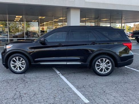 Used 2020 Ford Explorer XLT w/ Equipment Group 202A RWD image 8