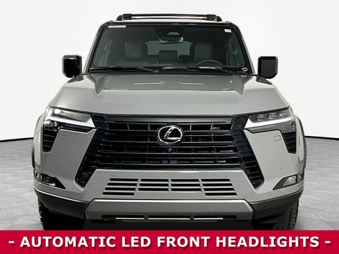 Used 2024 Lexus GX 550 AWD/4WD image 2