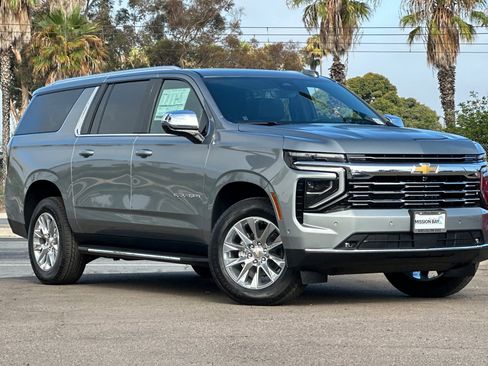 New 2025 Chevrolet Suburban Premier image 2
