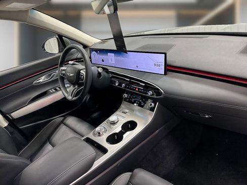 Certified 2026 Genesis GV70 2.5T Advanced AWD/4WD image 6