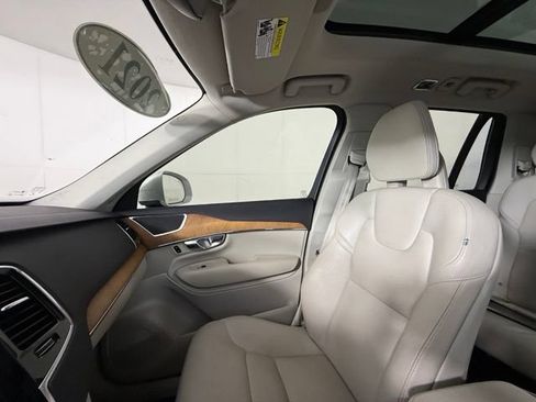 Used 2021 Volvo XC90 T6 Momentum w/ Advanced Package AWD/4WD image 18