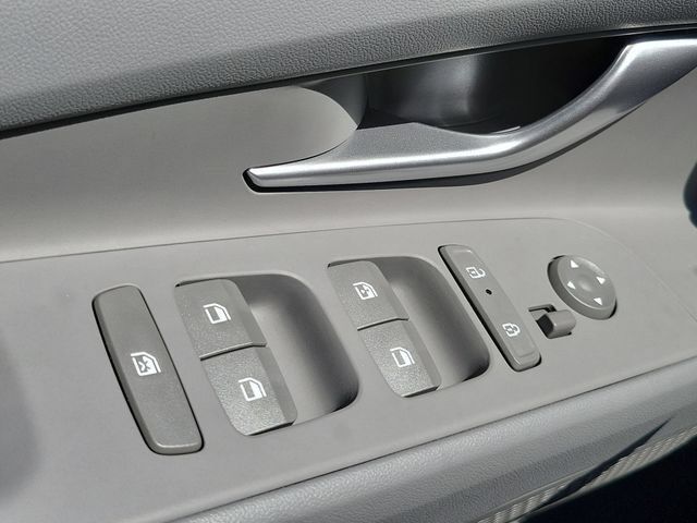New 2026 Hyundai Elantra Sport FWD image 17