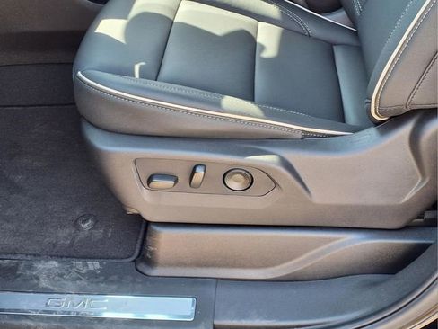 New 2026 GMC Yukon XL Elevation image 21