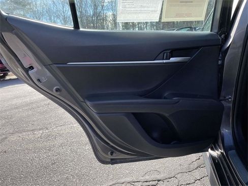 Used 2024 Toyota Camry SE image 16