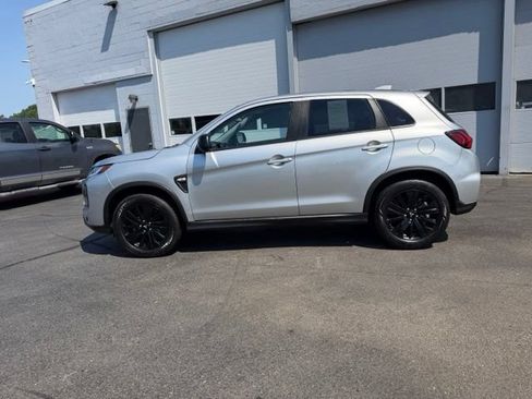 Used 2025 Mitsubishi Outlander Sport LE AWD/4WD image 19