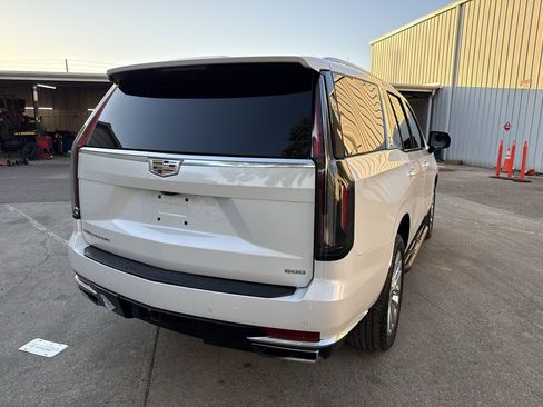 Used 2022 Cadillac Escalade Premium Luxury image 5