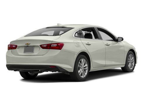 Used 2016 Chevrolet Malibu LT FWD image 2