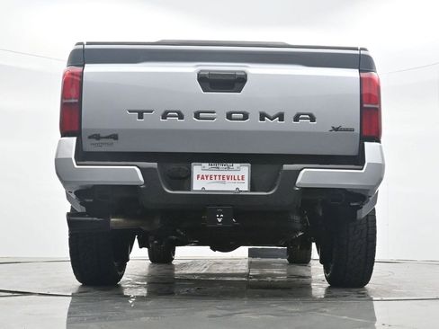 Used 2025 Toyota Tacoma SR5 AWD/4WD image 29