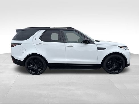 New 2025 Land Rover Discovery Dynamic SE image 6