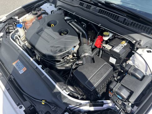 Used 2016 Ford Fusion SE w/ Equipment Group 202A image 24