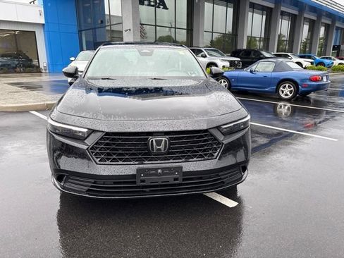Used 2023 Honda Accord Sport image 3