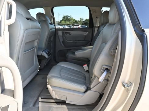 Used 2014 Chevrolet Traverse LT image 17