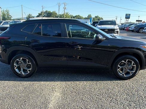 New 2026 Chevrolet Trax LT w/ LT Convenience Package FWD image 7