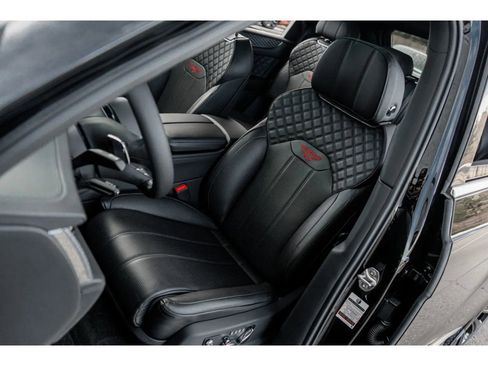 Used 2022 Bentley Bentayga image 26
