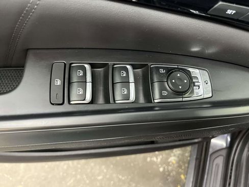 Used 2025 Kia Carnival SX Prestige FWD image 16