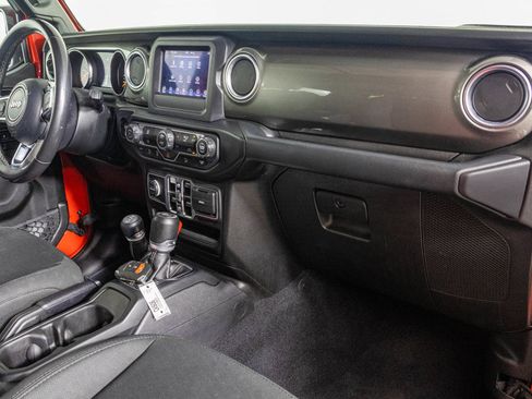 Used 2019 Jeep Wrangler Unlimited Sahara AWD/4WD image 44