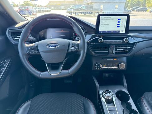 Used 2025 Ford Escape ST-Line Select AWD/4WD image 9