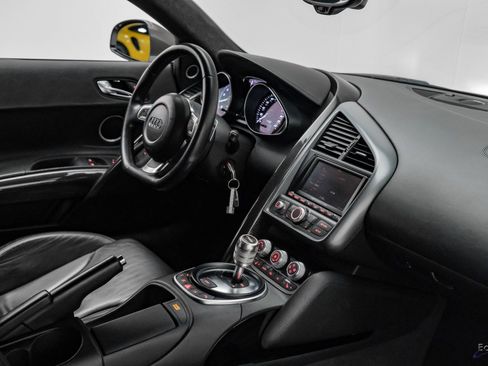 Used 2010 Audi R8 V10 image 61