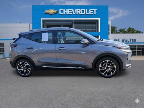 Used 2023 Chevrolet Bolt EUV Premier w/ Sun & Sound Package image 7