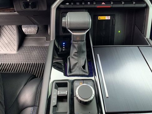 Used 2023 Toyota Tundra Platinum image 23