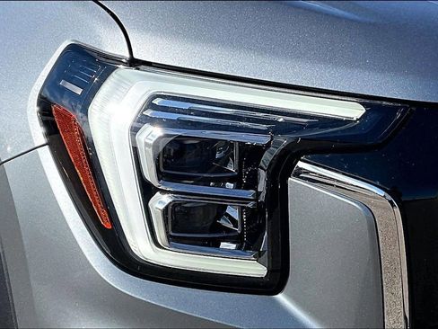 Used 2025 GMC Terrain Elevation image 29