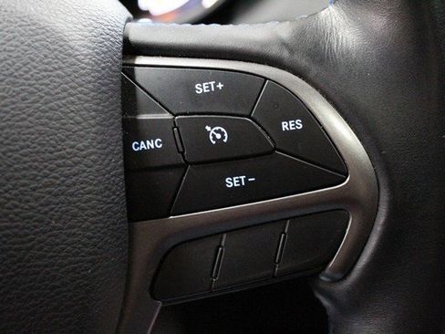 Used 2019 Jeep Grand Cherokee Laredo image 24