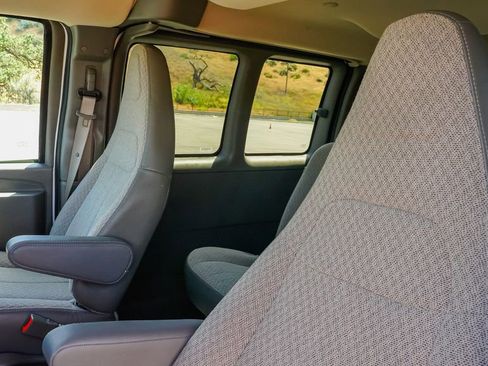 New 2026 GMC Savana 3500 LT w/ LT Preferred Equipment Group RWD image 16