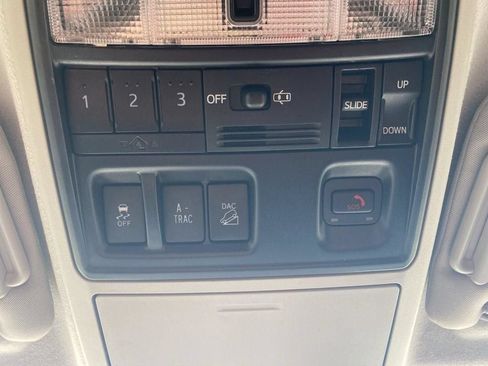 Used 2020 Toyota 4Runner Limited AWD/4WD image 34