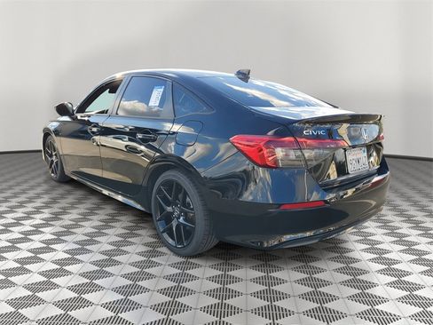 Used 2023 Honda Civic Sport image 4