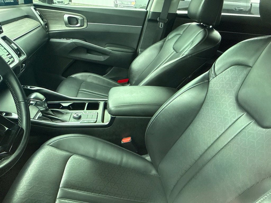 Used 2022 Kia Sorento S w/ Panoramic Sunroof Package AWD/4WD image 16
