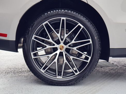 New 2026 Porsche Macan AWD/4WD image 27