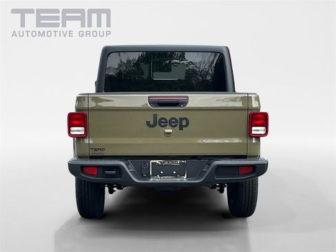 New 2025 Jeep Gladiator Sport image 6
