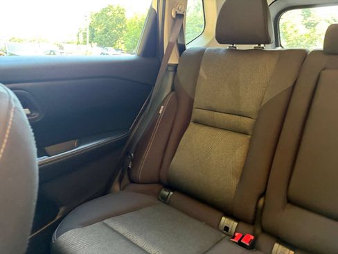 Used 2025 Nissan Rogue SV AWD/4WD image 41