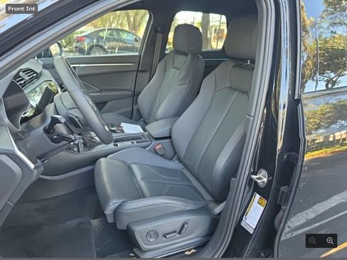 Used 2024 Audi Q3 2.0T Premium Plus w/ Premium Plus Package AWD/4WD image 3