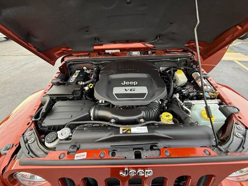 Used 2014 Jeep Wrangler Sahara w/ Connectivity Group image 36