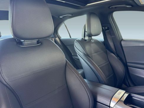 Certified 2022 Mercedes-Benz C 300 Sedan image 33