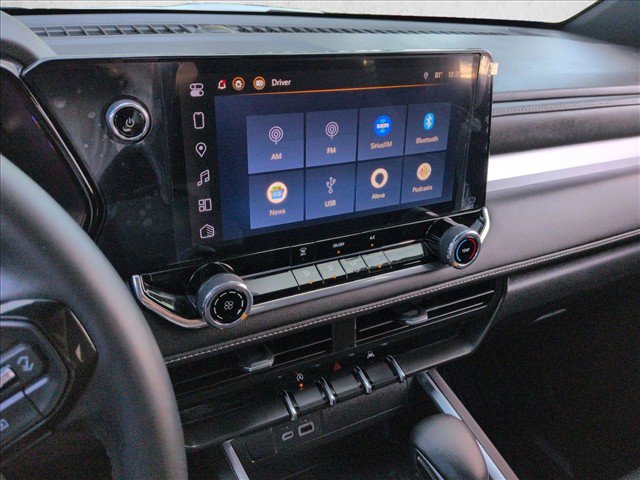 Used 2024 Chevrolet Colorado LT RWD image 21
