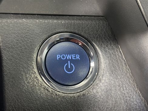 Used 2021 Toyota Camry SE image 25