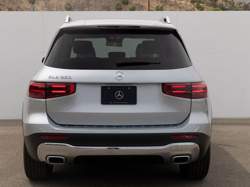 Used 2026 Mercedes-Benz GLB 250 image 9