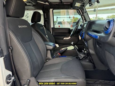 Used 2016 Jeep Wrangler Sahara w/ Connectivity Group AWD/4WD image 22