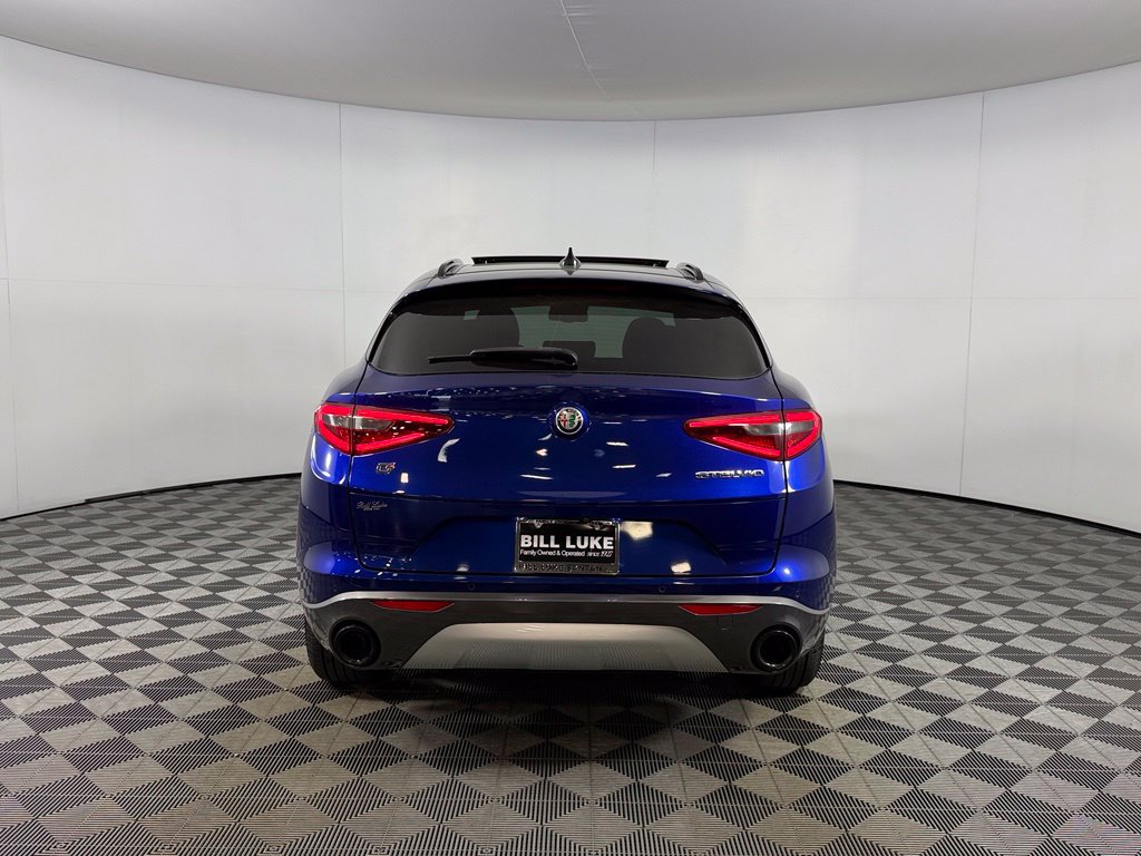 Used 2023 Alfa Romeo Stelvio Ti AWD/4WD image 10