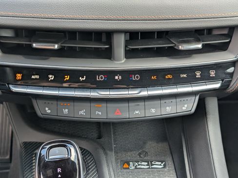 Certified 2025 Cadillac CT5 V w/ LPO, Blue Accent Package RWD image 21
